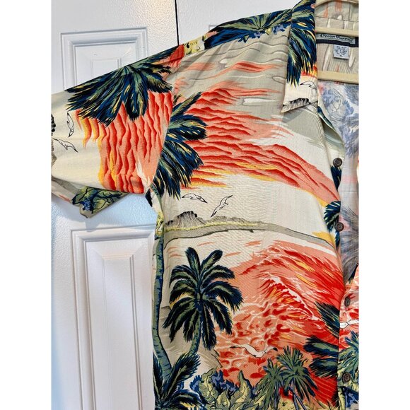 OCEAN CURRENT Hawaiian Short-Sleeve Button Down - Picture 3 of 5